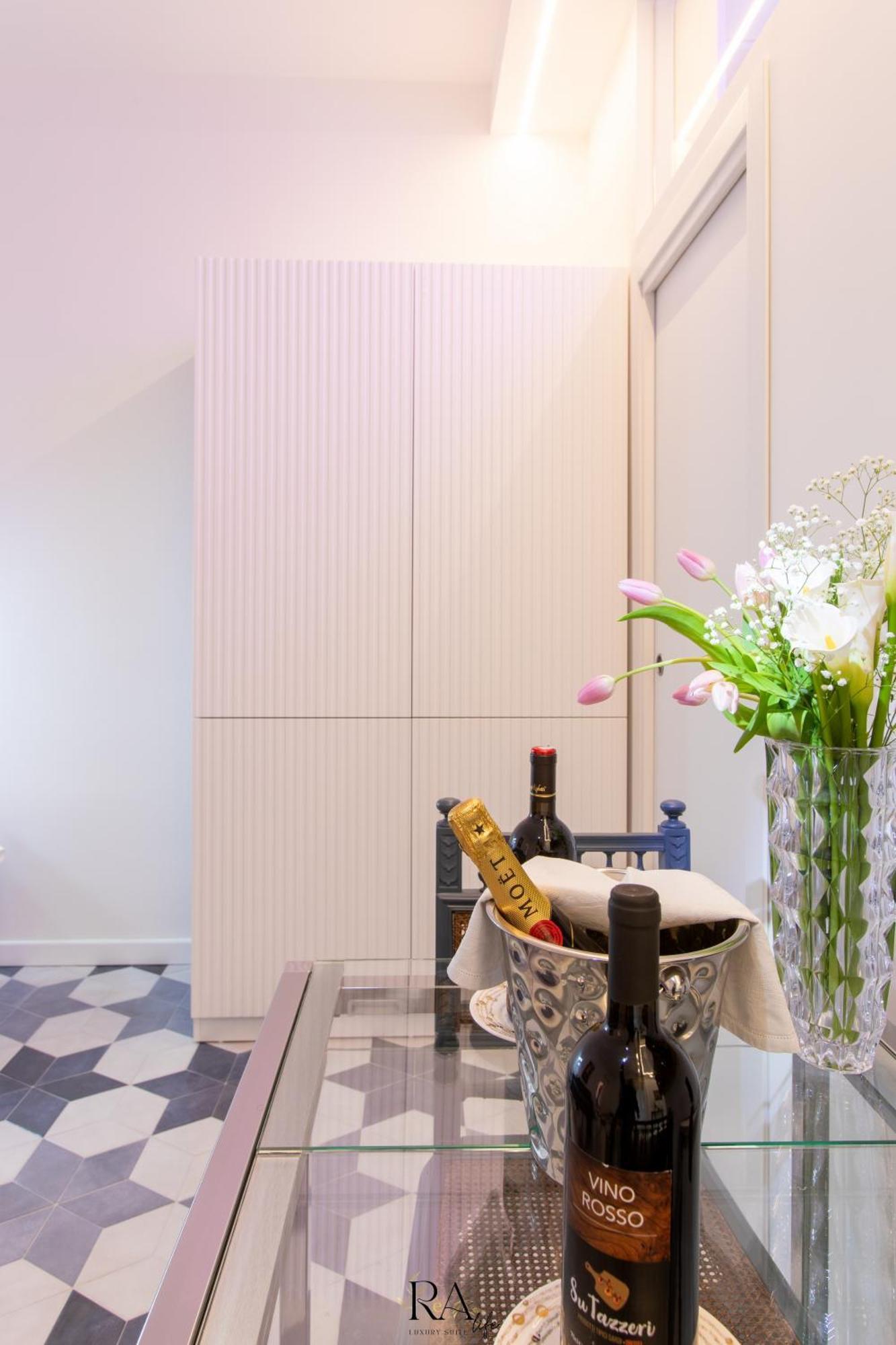 Rea Life Luxury Suite Кава-де-Тиррени Экстерьер фото